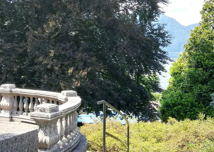 Casa Anna - Parco Hermitage アパート