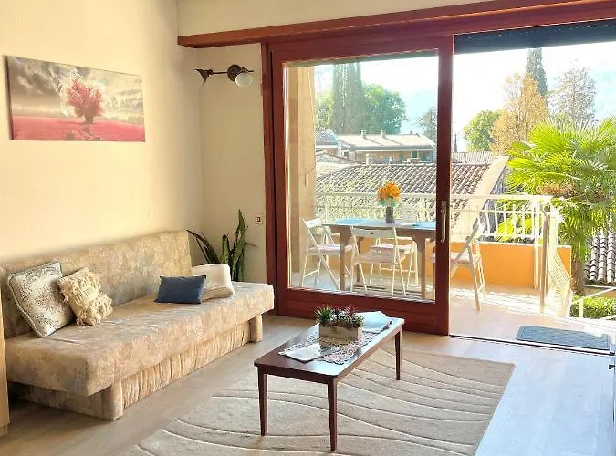 Casa Anna - Parco Hermitage アパート